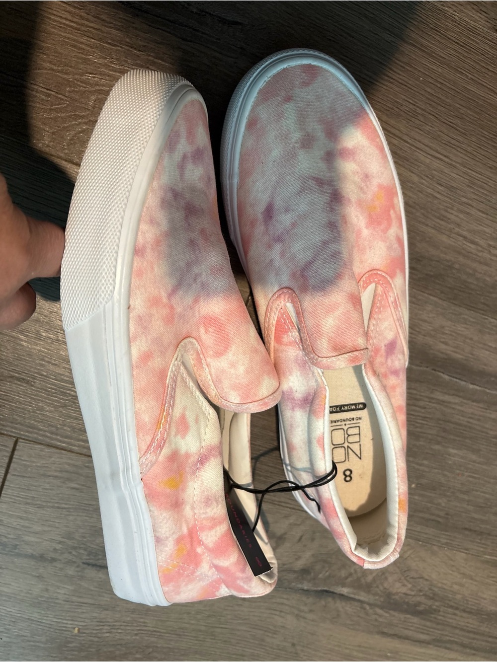 Womens No Boundaries Slip On Shoes Size   8